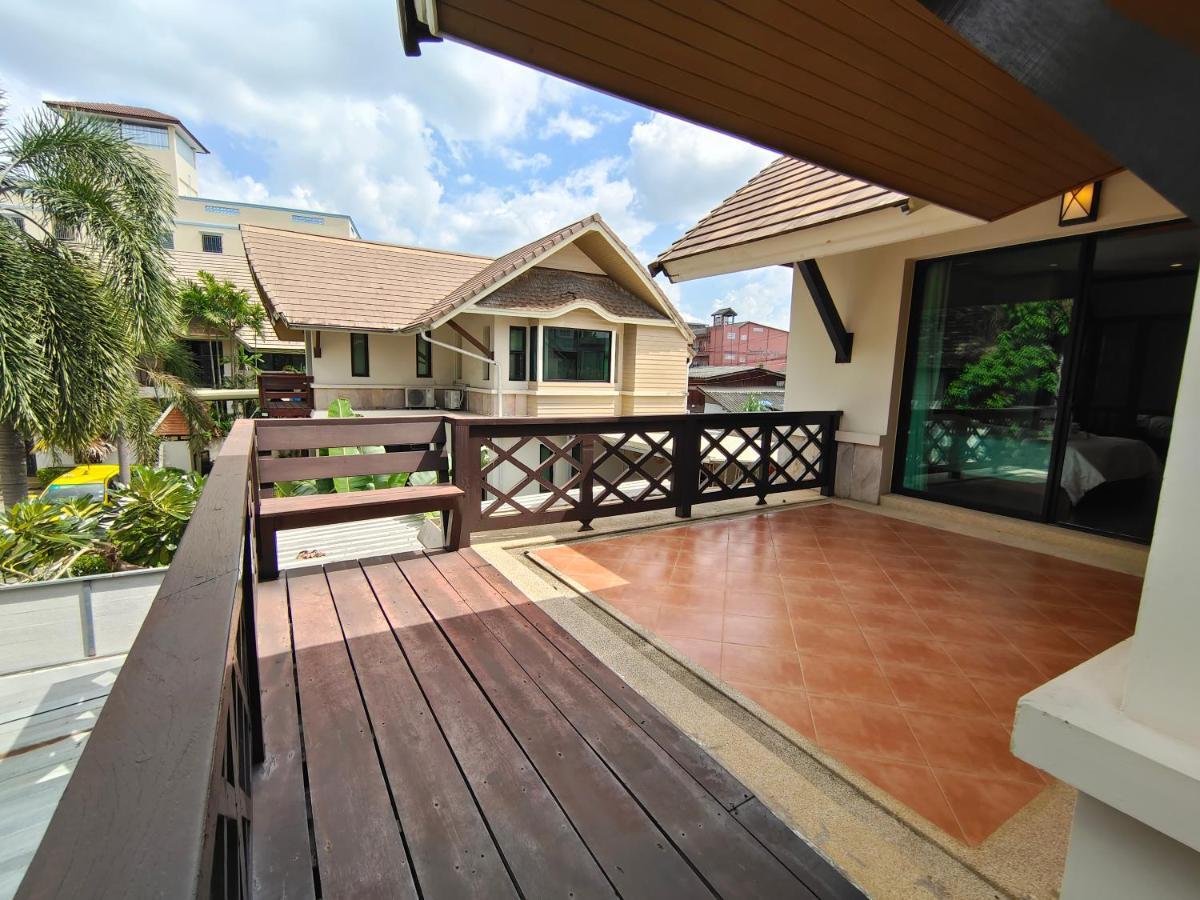 Villa Baan Natcha *