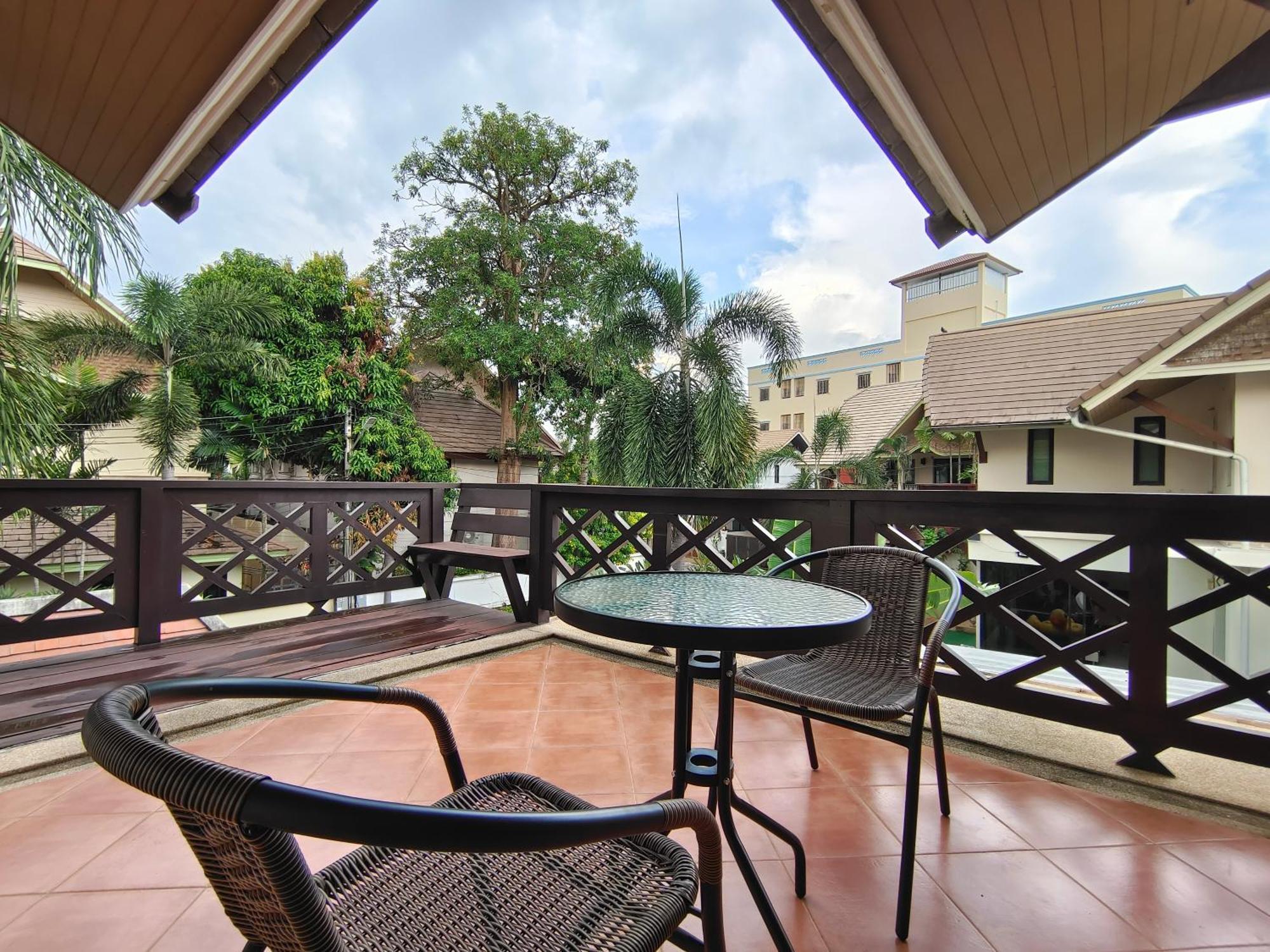 Villa Baan Natcha *
